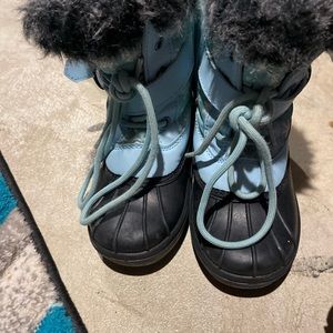 Like new girls winter boots